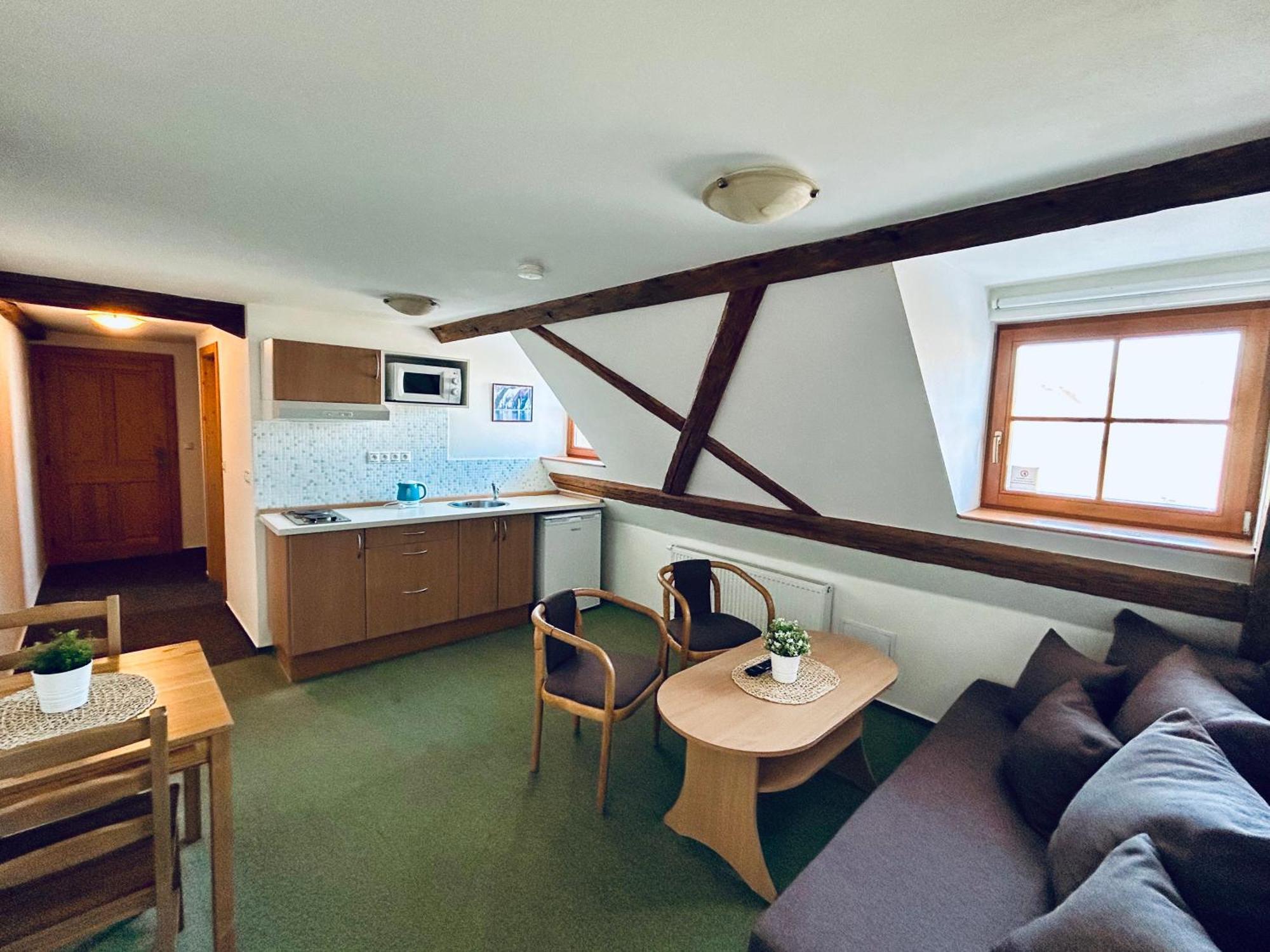 Dvur Stran & Wellness Hotel Karlovy Vary Luaran gambar