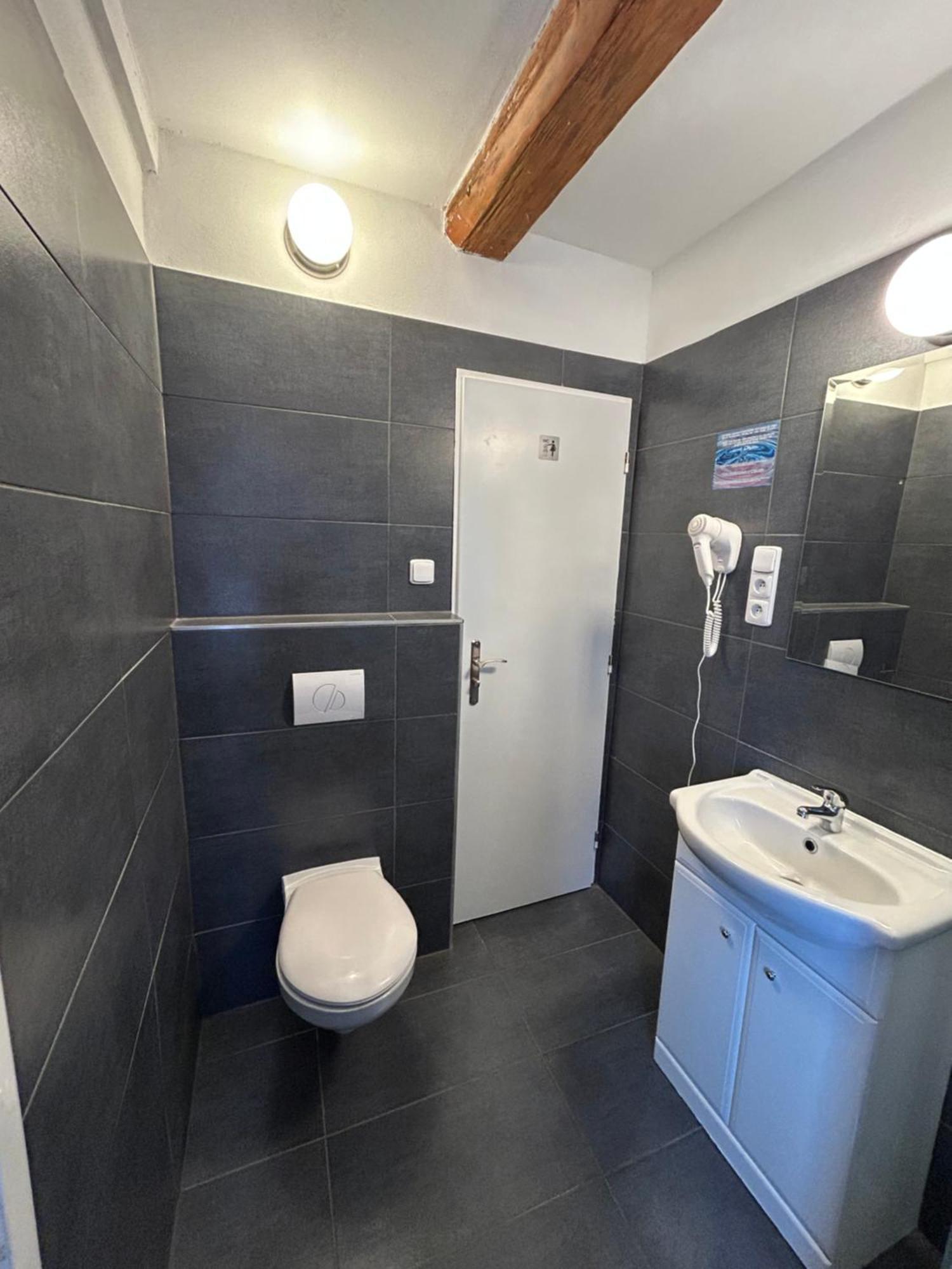 Dvur Stran & Wellness Hotel Karlovy Vary Luaran gambar