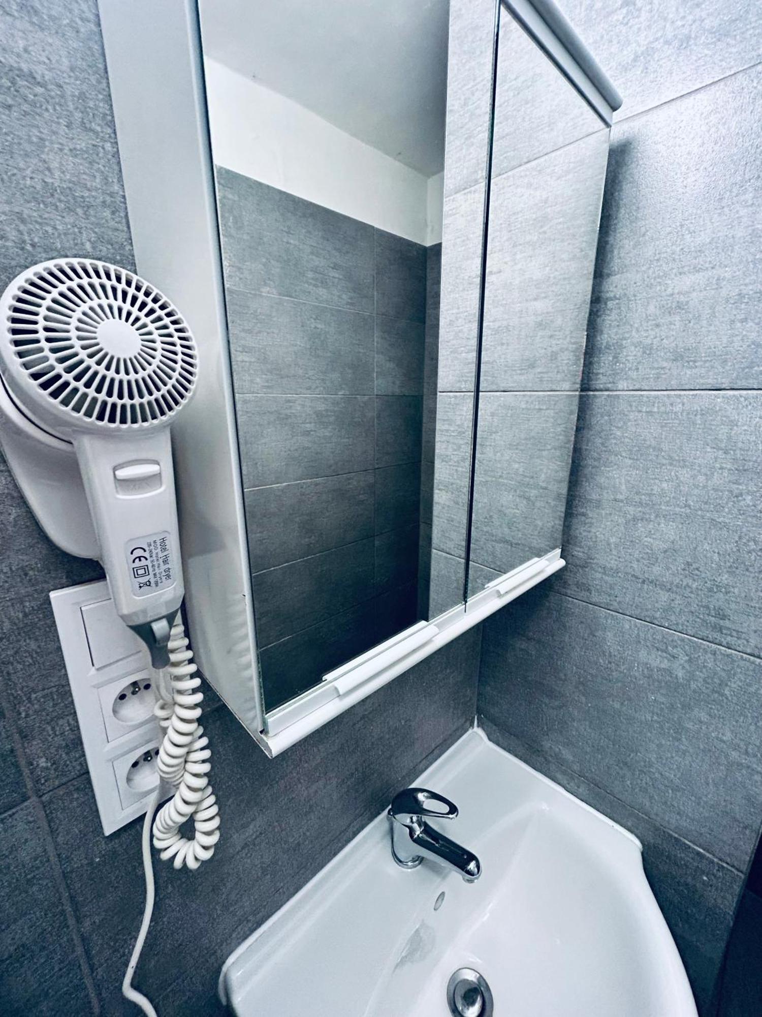 Dvur Stran & Wellness Hotel Karlovy Vary Luaran gambar
