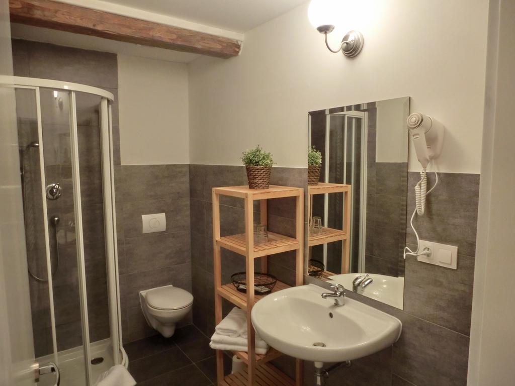 Dvur Stran & Wellness Hotel Karlovy Vary Bilik gambar