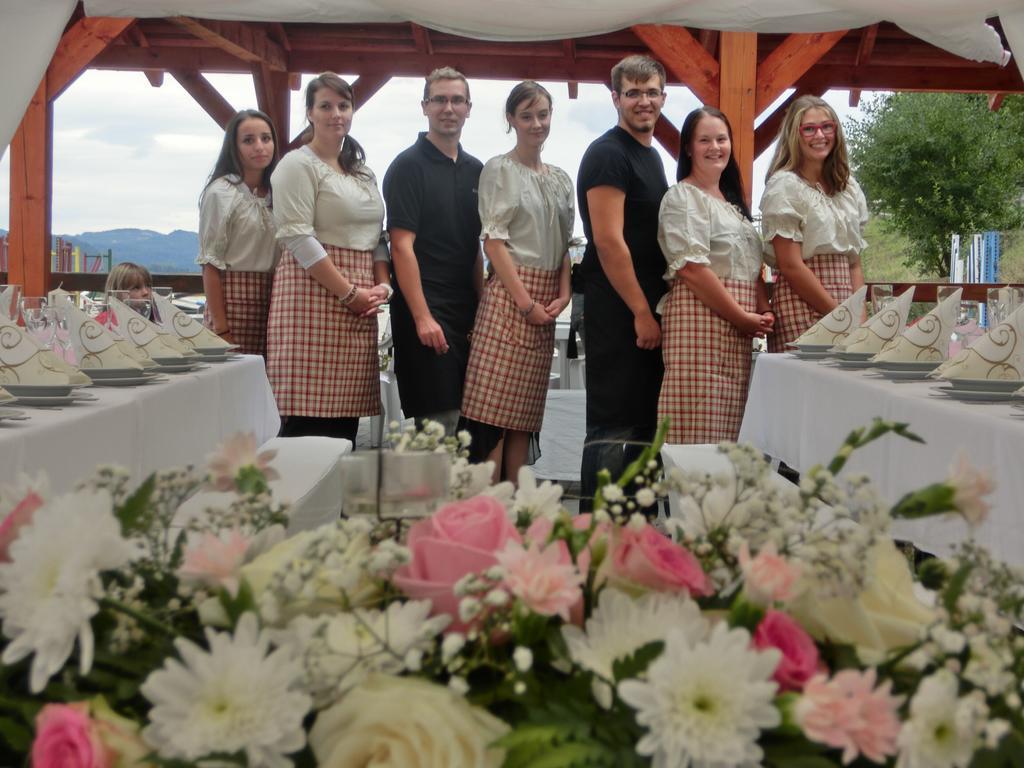 Dvur Stran & Wellness Hotel Karlovy Vary Luaran gambar